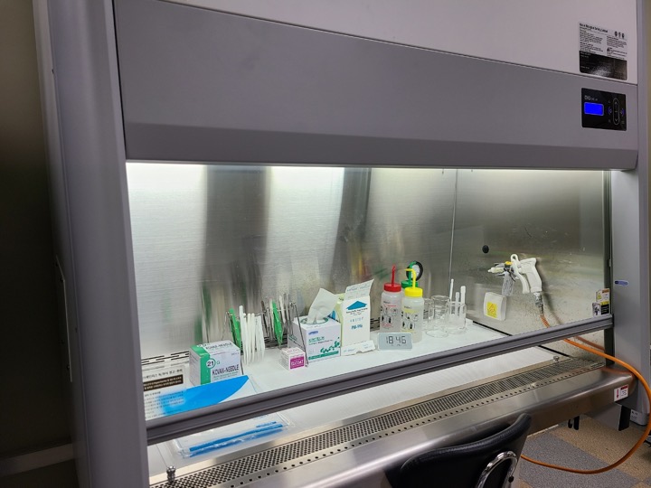 Clean bench for sample preparation