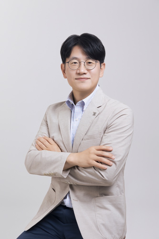 Professor Tae-Wook Kim