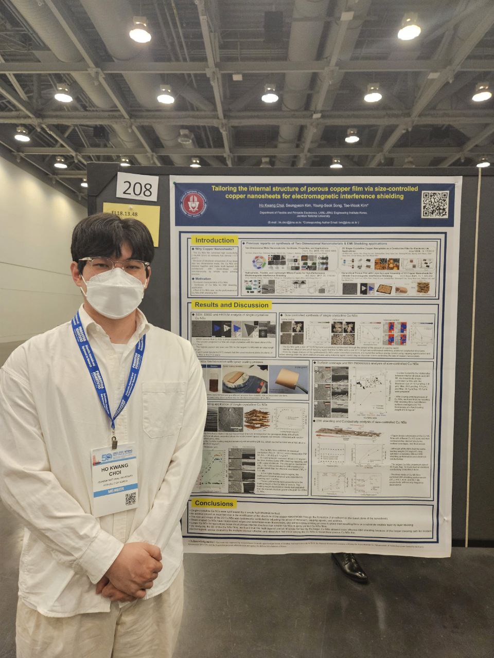 APPND researcher with a poster at the 2023 MRS Spring Meeting